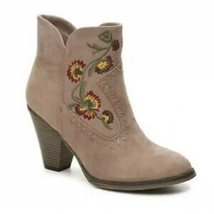 MIA Women's Tan Melrose Embroidered Ankle Cowboy‎ Boots Size 7M